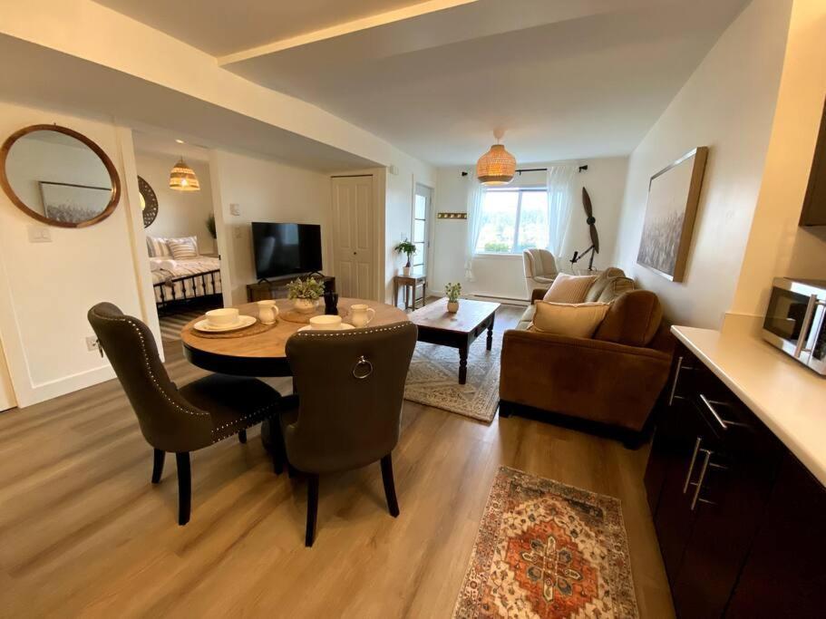 Cozy Lakeview Suite Victoria Extérieur photo